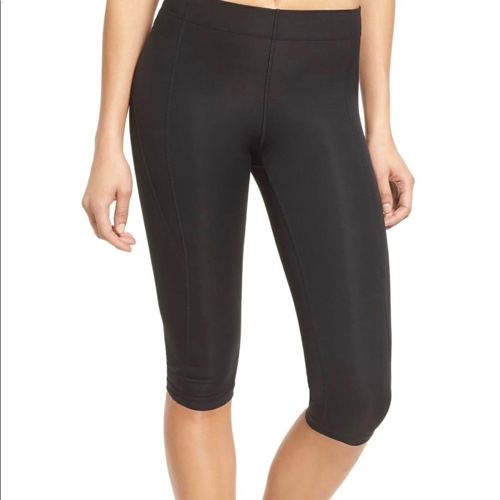 IVY PARK “V” Mid Rise Capri